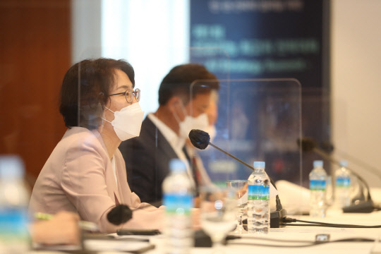 임혜숙 과기정통부장관이 7일 오후 서울 코엑스에서 열린 '제1회 AI 최고위 전략대화'에서 인사말을 하고 있다. 과기정통부 제공